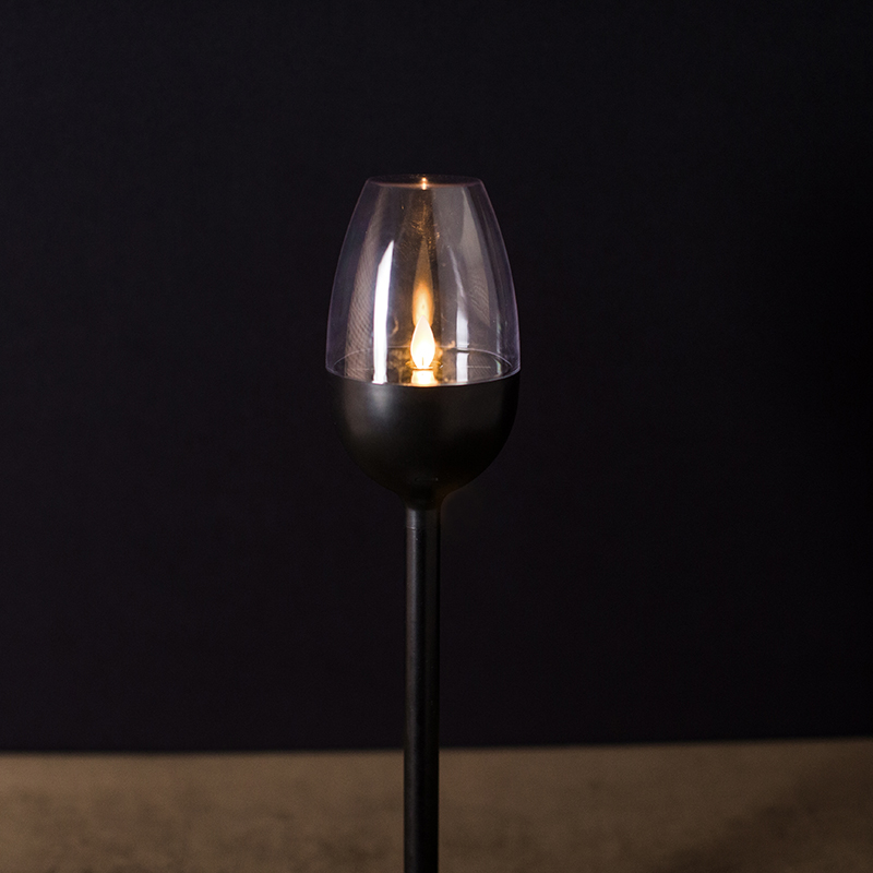 Candela senza fiamma tremolante ad energia solare in vetro da vino