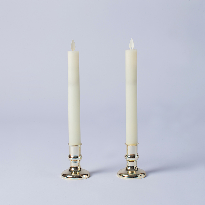 Candele coniche senza fiamma tremolanti color avorio