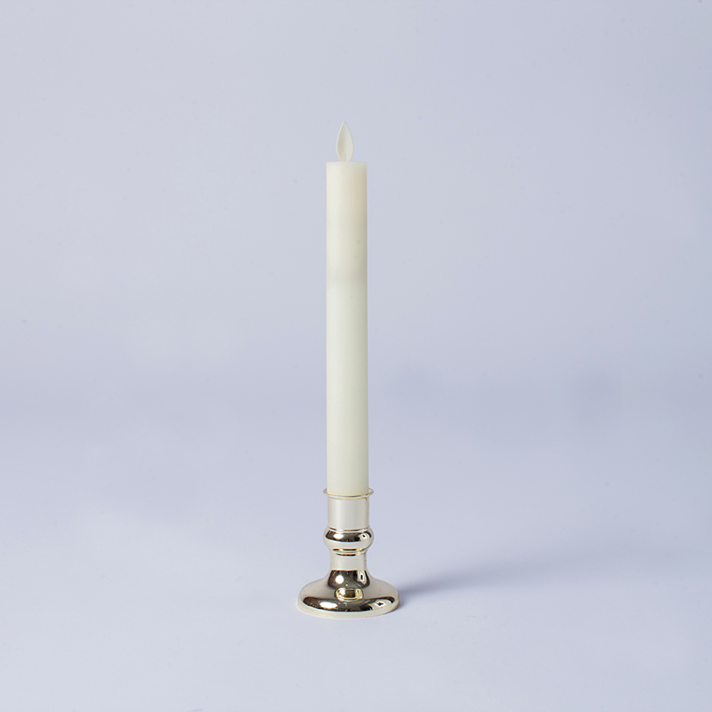 Candele coniche senza fiamma tremolanti color avorio