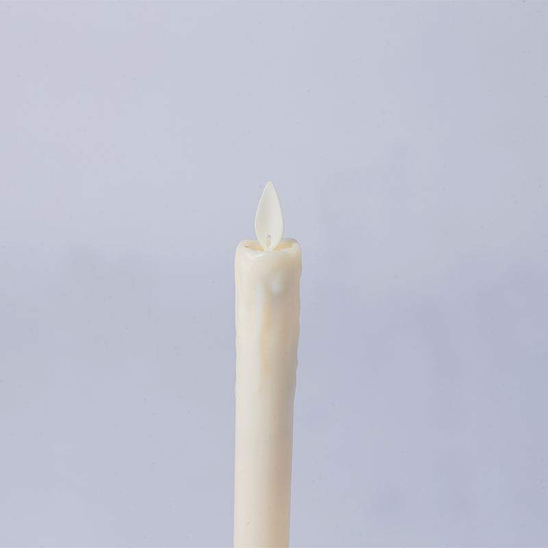 Confezione da 2 candele coniche senza fiamma in cera gocciolante